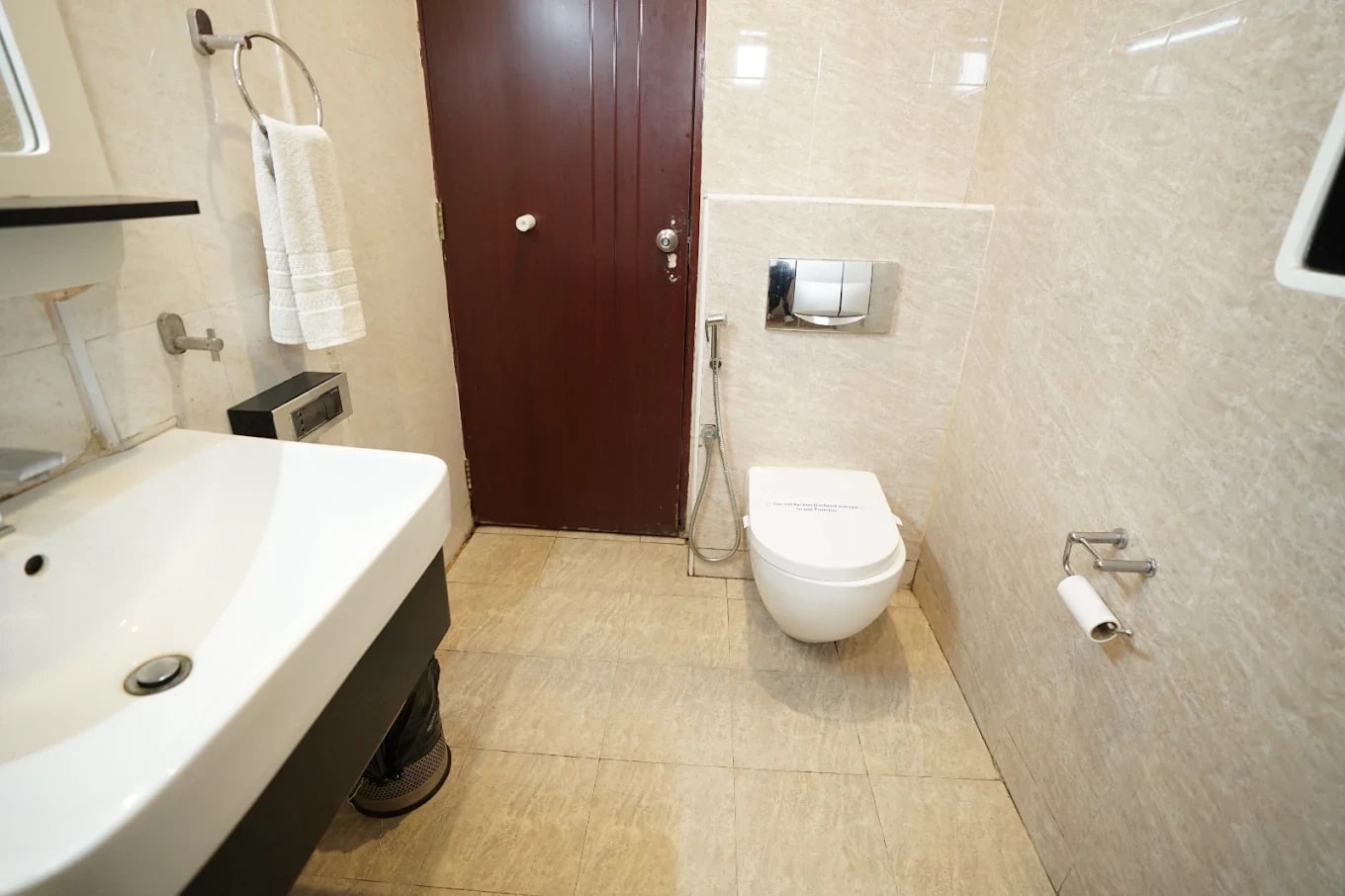 Twin room interior
